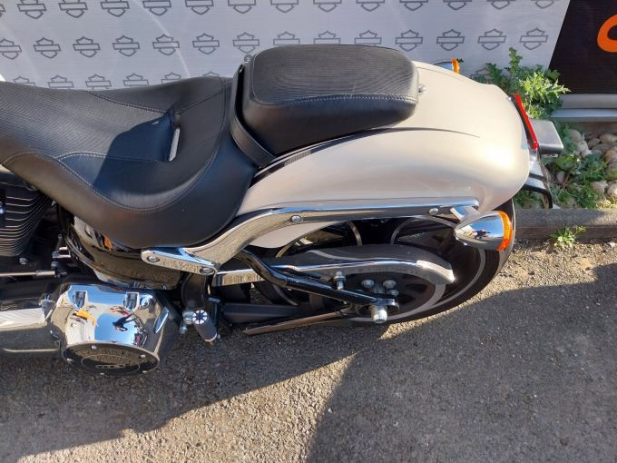HARLEY-DAVIDSON SOFTAIL BREAKOUT 1690 4