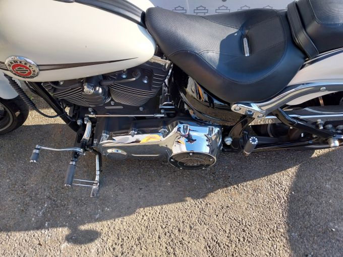 HARLEY-DAVIDSON SOFTAIL BREAKOUT 1690 4