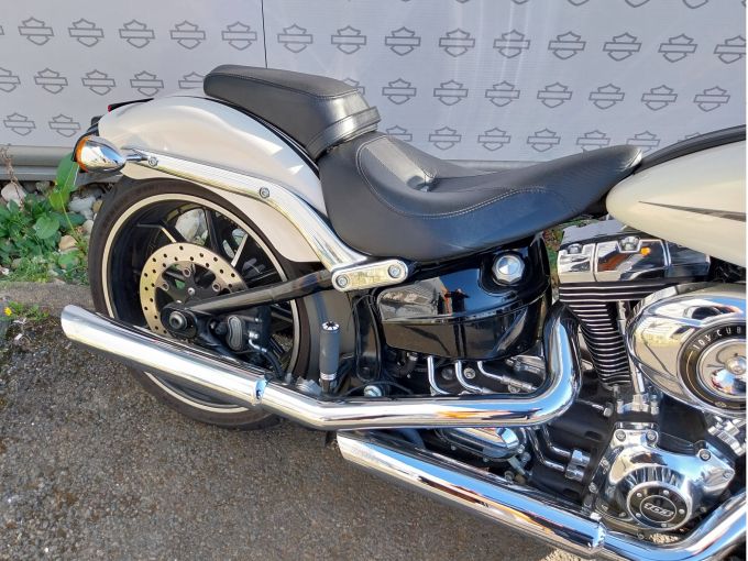 HARLEY-DAVIDSON SOFTAIL BREAKOUT 1690 4