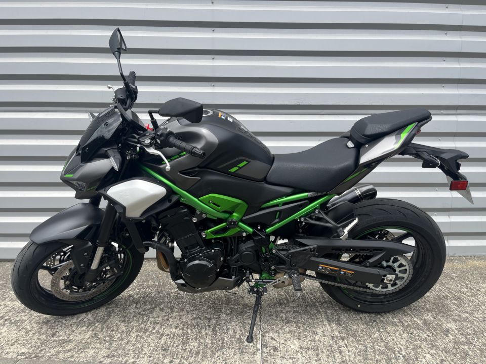 KAWASAKI Z900 4