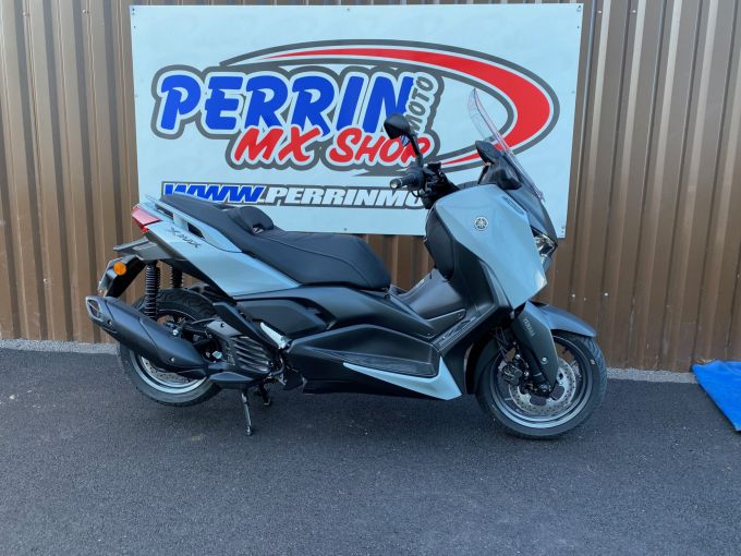 YAMAHA XMAX 125 TECH MAX 4