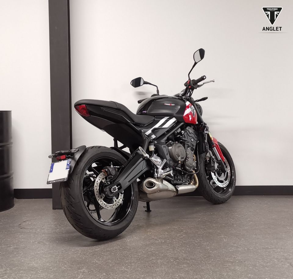 TRIUMPH TRIDENT 660 4