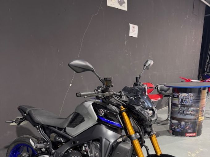 YAMAHA MT-09 SP 4