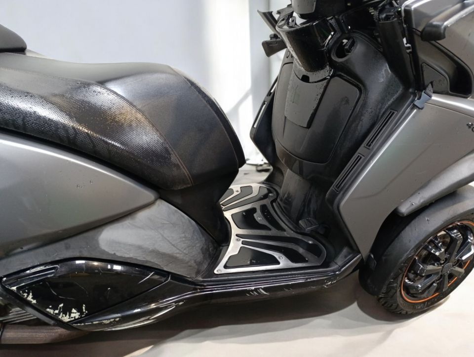 PEUGEOT METROPOLIS 400 4