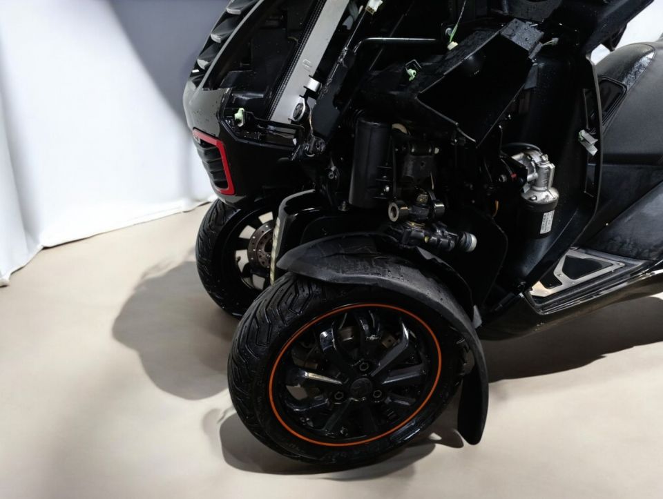 PEUGEOT METROPOLIS 400 4