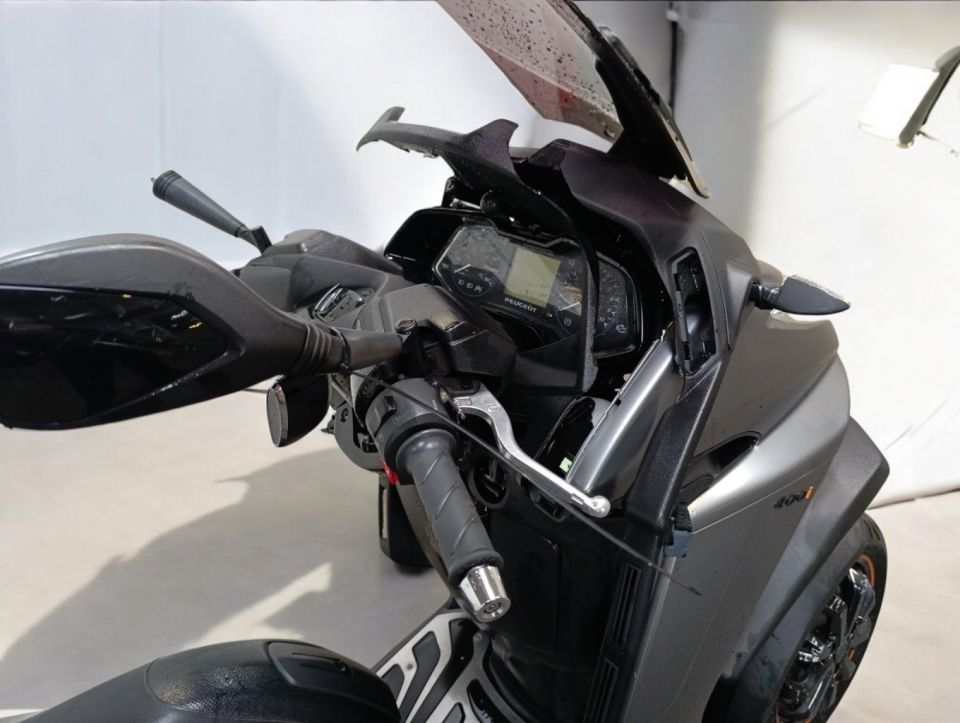 PEUGEOT METROPOLIS 400 4