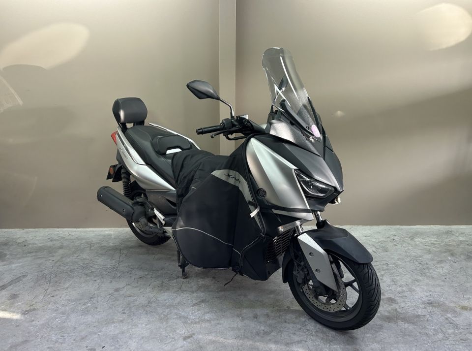 YAMAHA X-MAX 125 4
