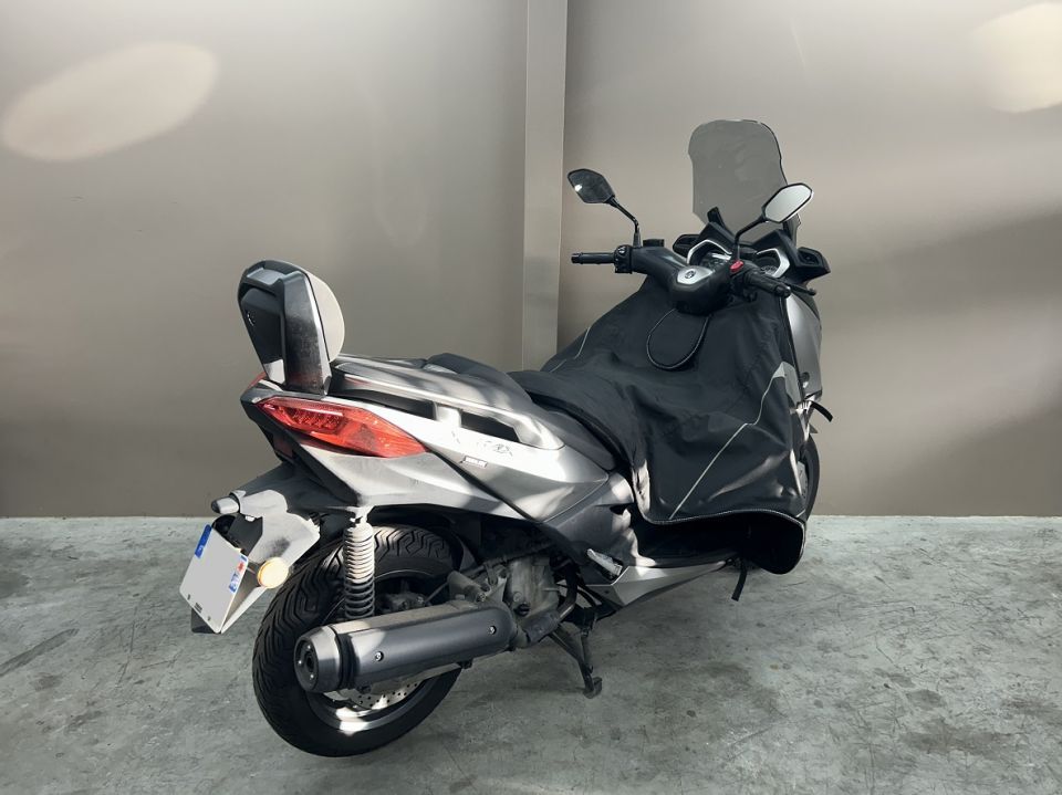 YAMAHA X-MAX 125 4