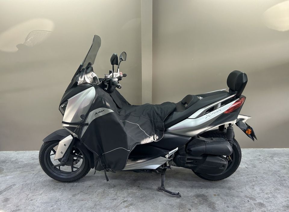 YAMAHA X-MAX 125 4
