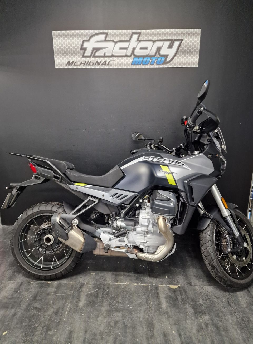 MOTO GUZZI STELVIO 4