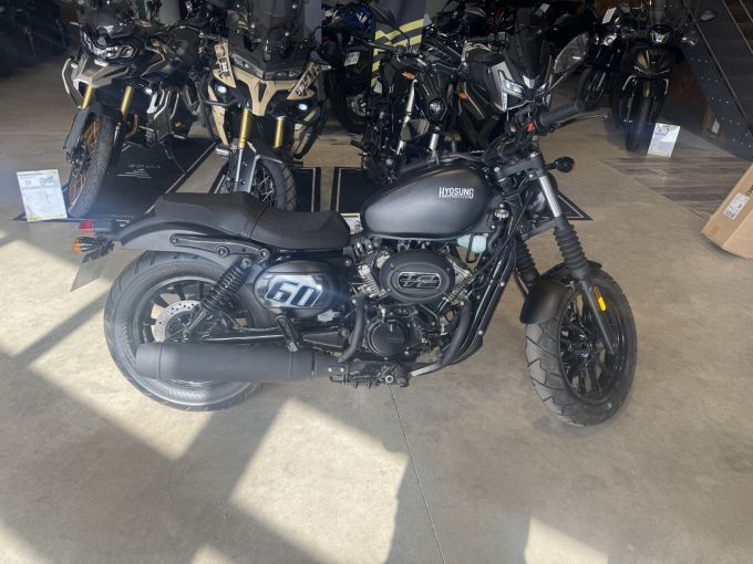 HYOSUNG GV AQUILA 125 4
