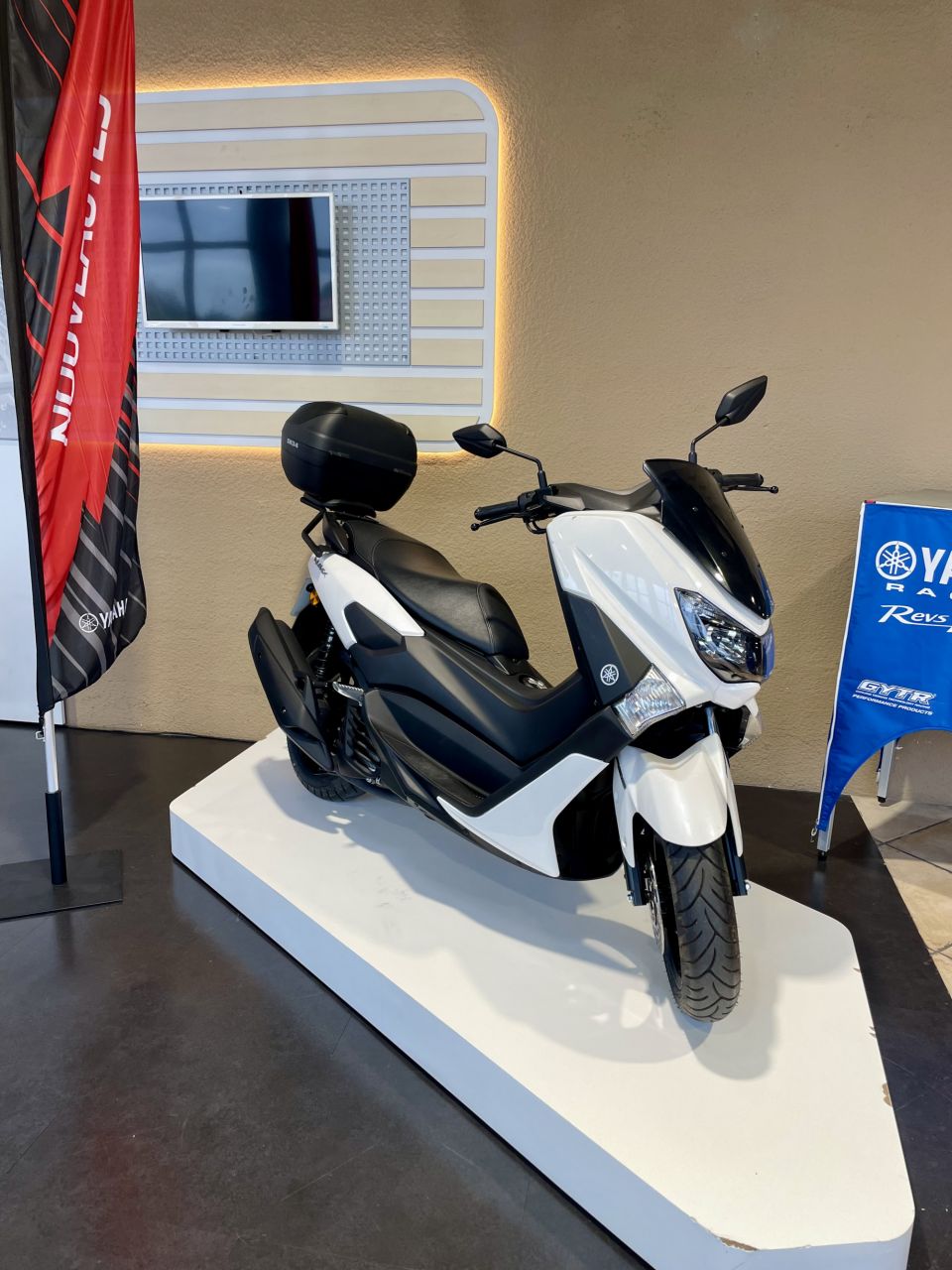 YAMAHA NMAX 125 4
