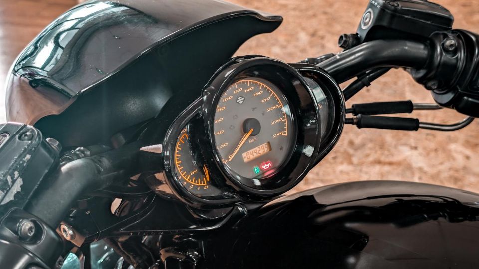 HARLEY-DAVIDSON V-ROD NIGHT ROD 1130 4