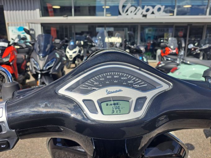 VESPA PRIMAVERA 125 4