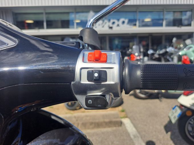 VESPA PRIMAVERA 125 4