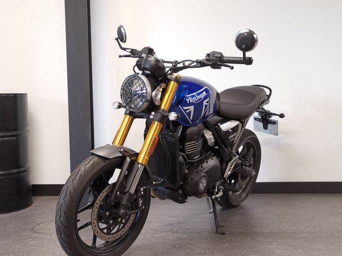 TRIUMPH SPEED 400 4