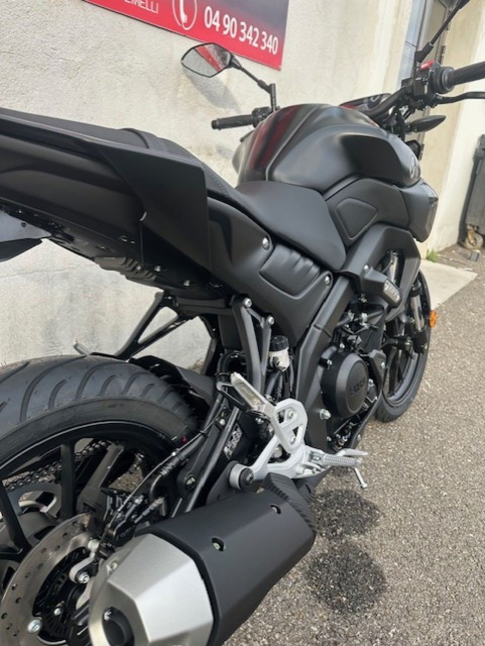 YAMAHA MT-125 4