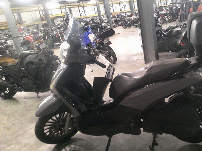 PIAGGIO BEVERLY 125 4