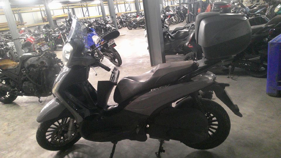 PIAGGIO BEVERLY 125 4