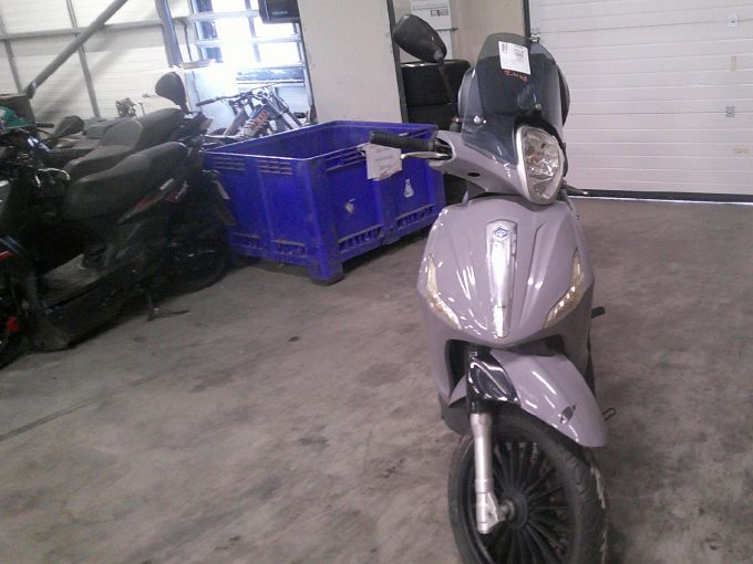 PIAGGIO BEVERLY 125 4