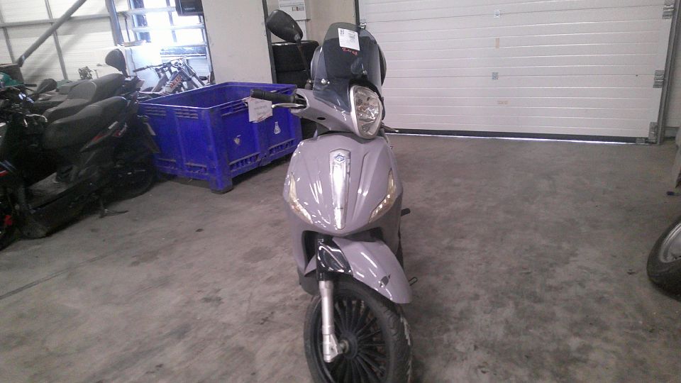 PIAGGIO BEVERLY 125 4