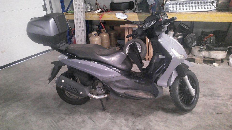PIAGGIO BEVERLY 125 4