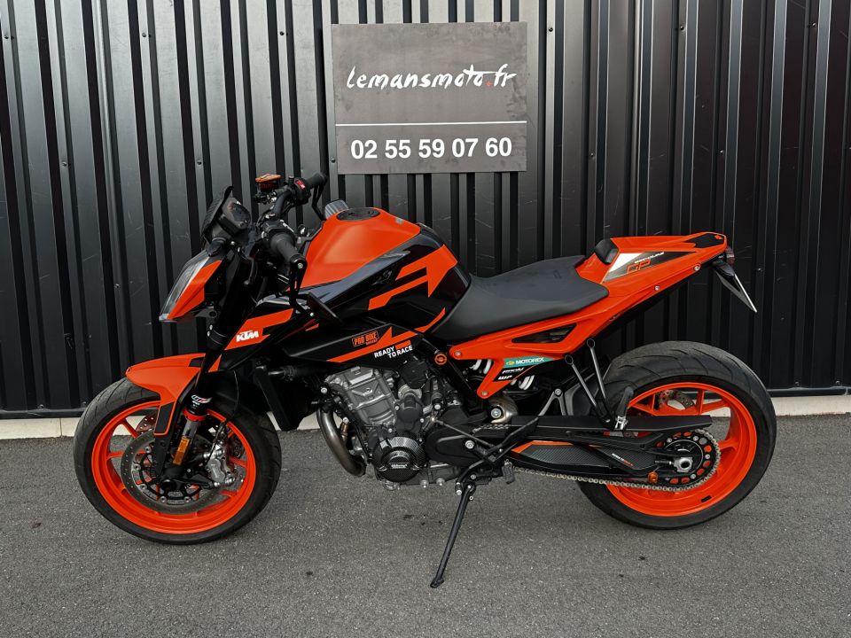 KTM 890 DUKE GP 4