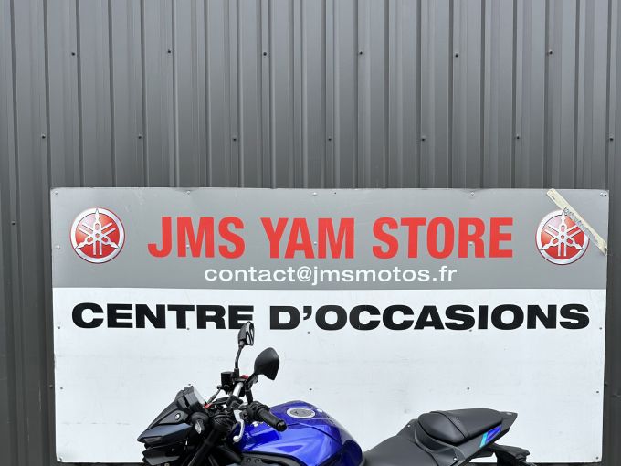 YAMAHA MT-03 4