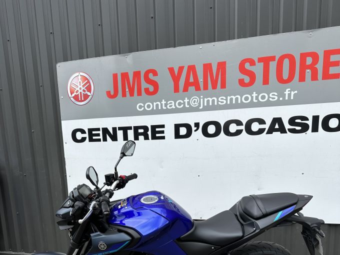 YAMAHA MT-03 4
