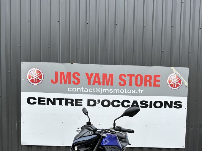 YAMAHA MT-03 4