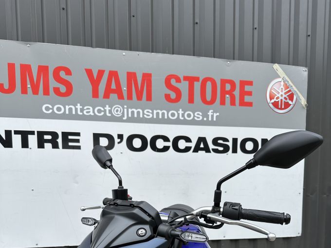 YAMAHA MT-03 4