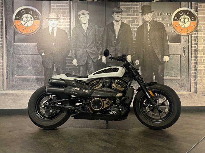 HARLEY-DAVIDSON SPORTSTER 1250 S 4