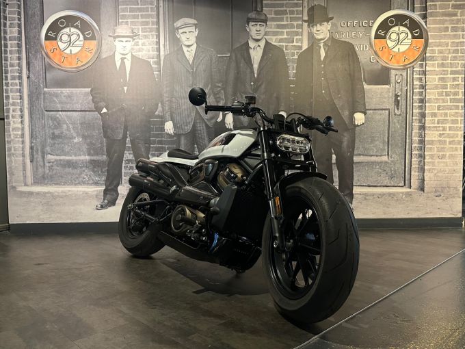 HARLEY-DAVIDSON SPORTSTER 1250 S 4