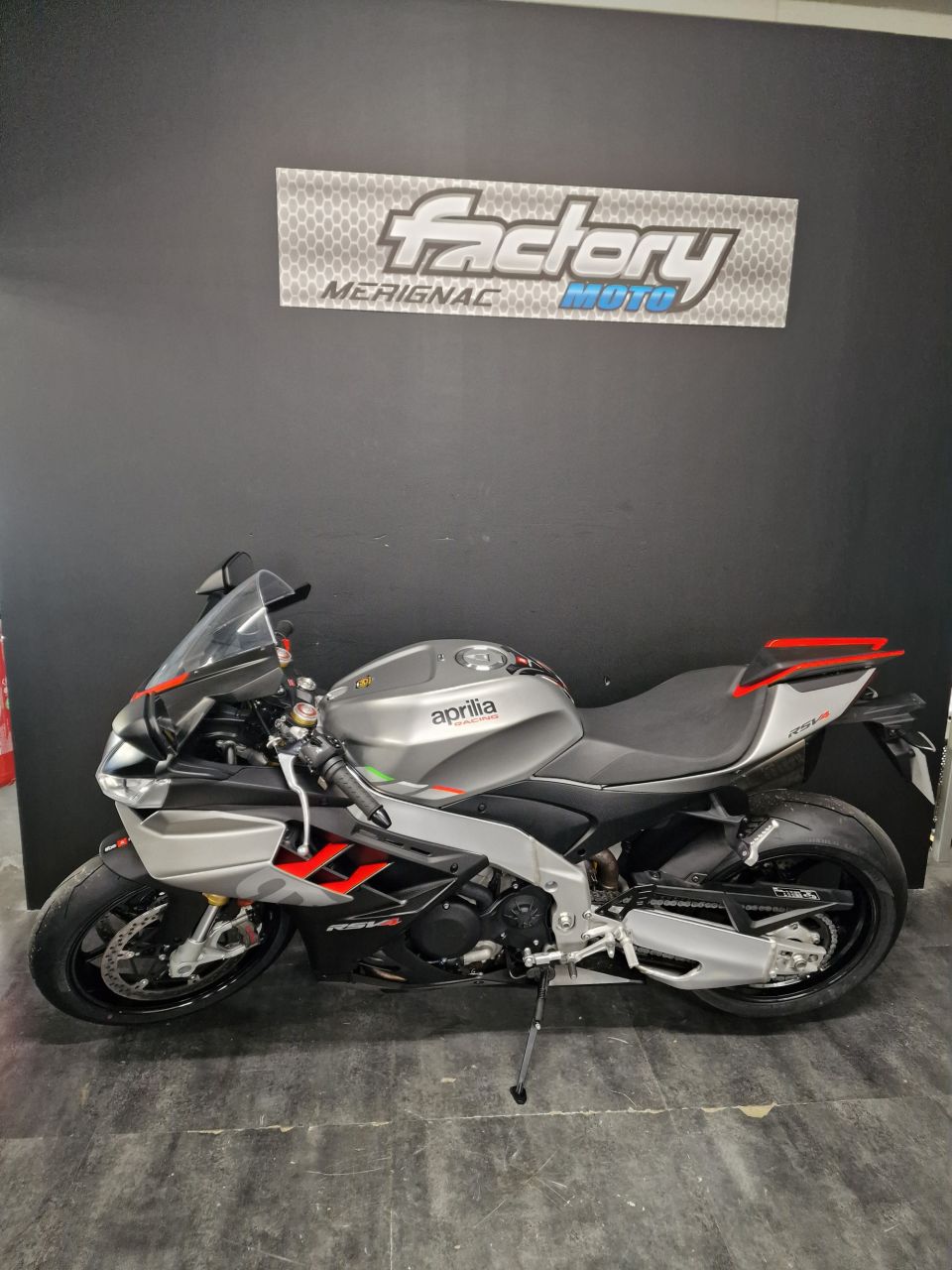 APRILIA RSV4 1100 4