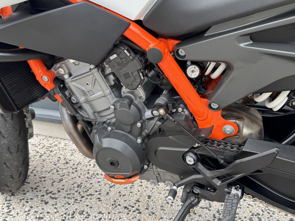 KTM KTM 890 DUKE R 2021 4