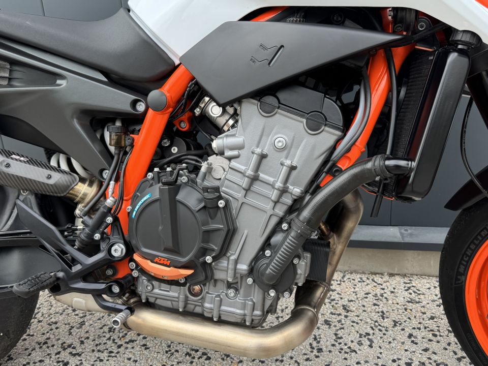 KTM KTM 890 DUKE R 2021 4