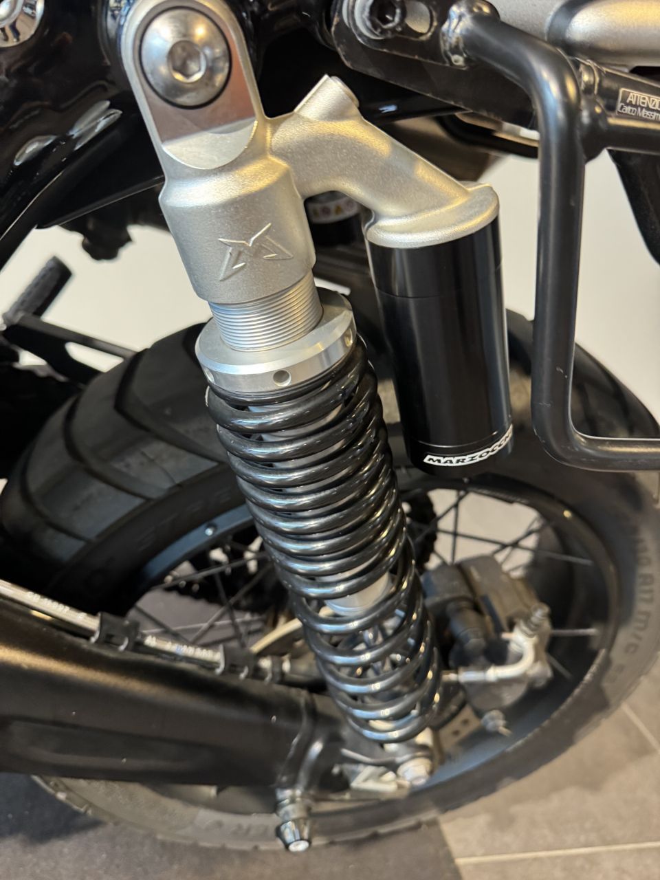 TRIUMPH SCRAMBLER 1200 4