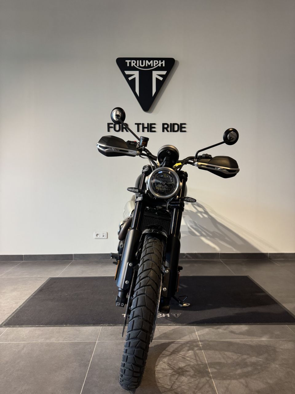 TRIUMPH SCRAMBLER 1200 4