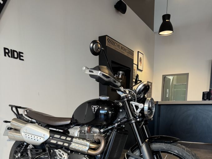 TRIUMPH SCRAMBLER 1200 4