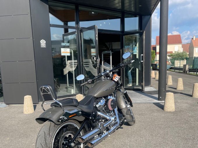 HARLEY-DAVIDSON SOFTAIL BREAKOUT 1868 4
