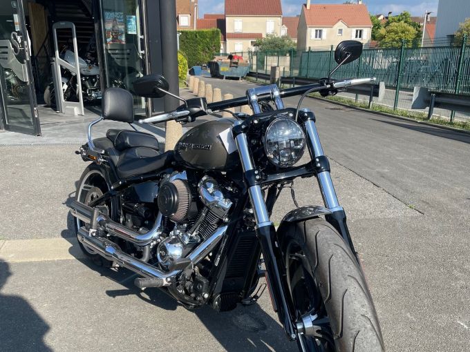 HARLEY-DAVIDSON SOFTAIL BREAKOUT 1868 4