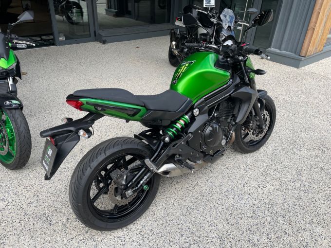 KAWASAKI ER-6 (47.5CV) 4