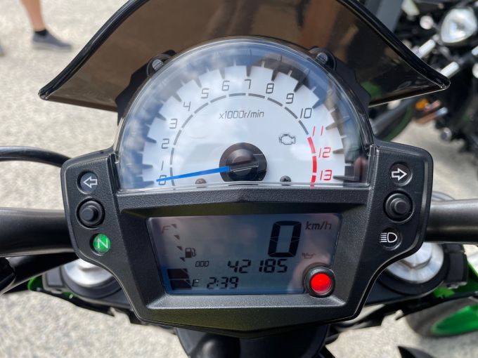 KAWASAKI ER-6 (47.5CV) 4