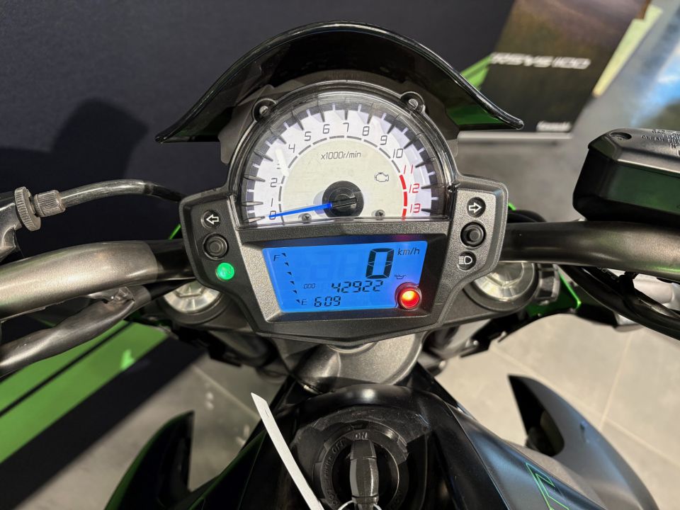 KAWASAKI ER-6 (47.5CV) 4