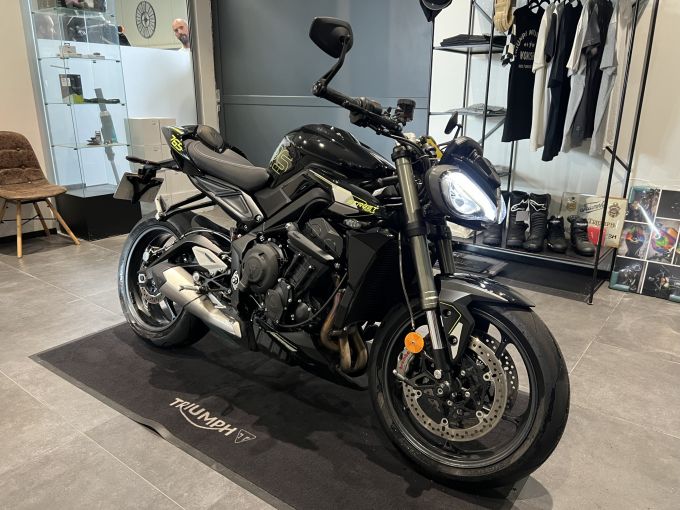 TRIUMPH STREET TRIPLE 765 RS 4