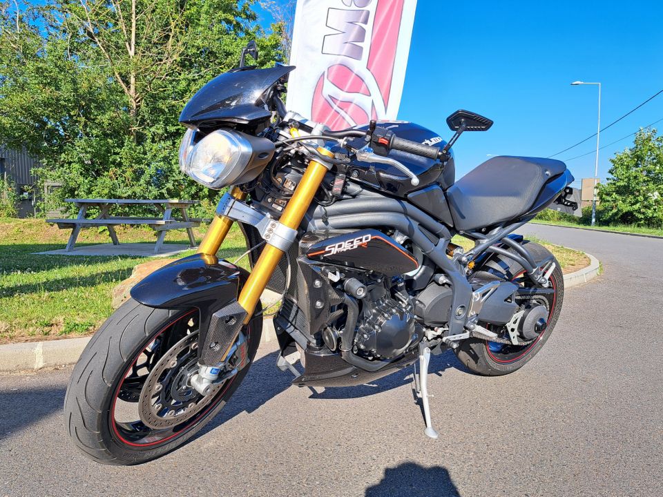 TRIUMPH SPEED TRIPLE 1050 RS 4