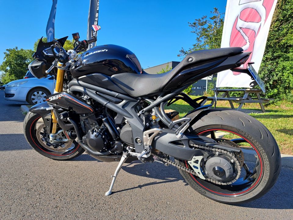TRIUMPH SPEED TRIPLE 1050 RS 4