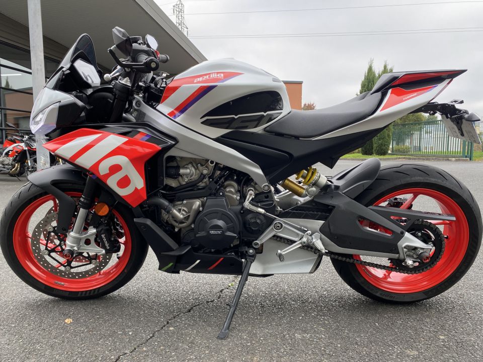 APRILIA TUONO 660 FACTORY 4