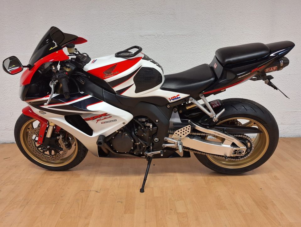 HONDA CBR 1000 RR FIREBLADE - HRC 4