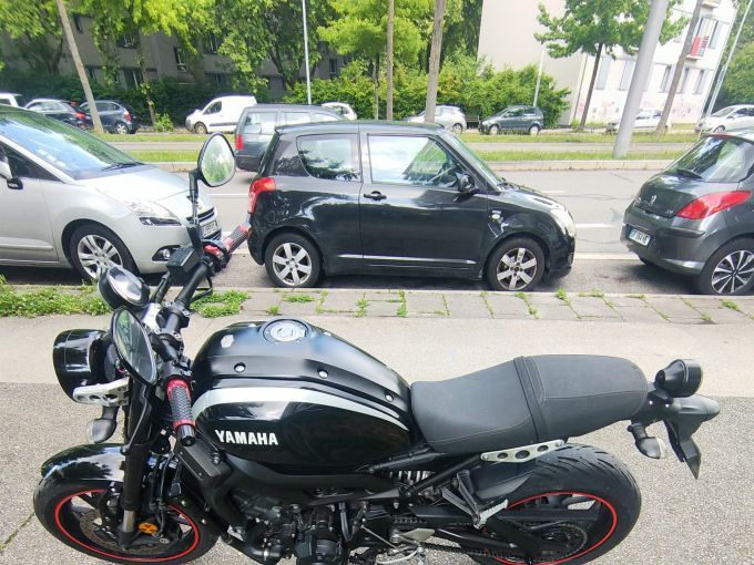 YAMAHA XSR 900 4